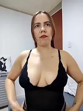 valen-sexx from StripChat is Freechat