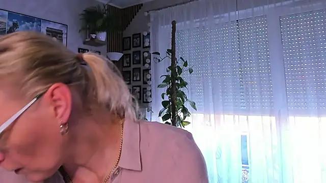 vanessa_chat from StripChat is Freechat