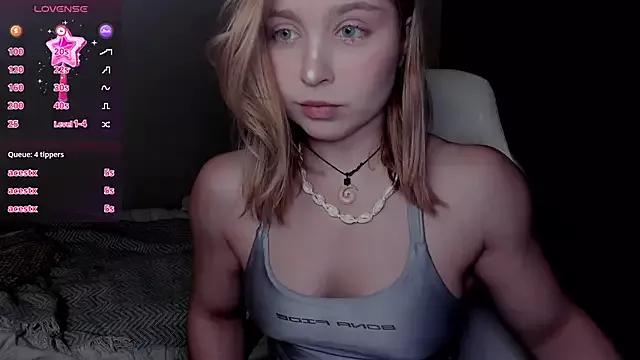 VanillaLivitski from StripChat is Freechat