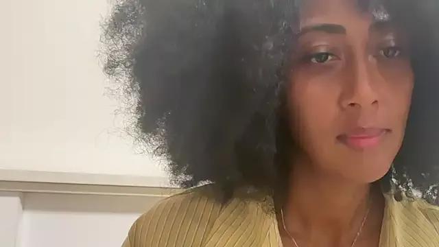 Vaylisse from StripChat is Freechat