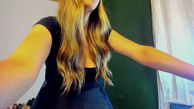 Velourmuse from StripChat is Freechat