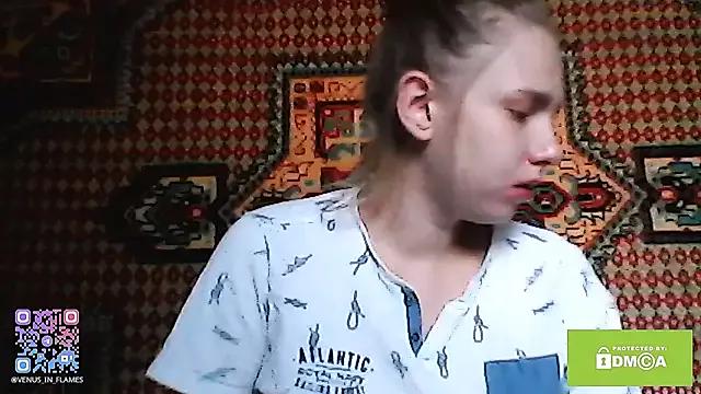 venus_in_flames from StripChat is Freechat
