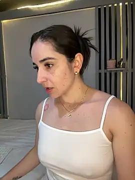 Vicky-Andrade from StripChat is Freechat