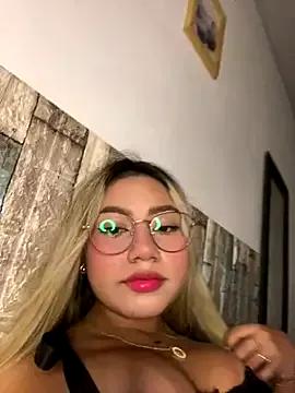 Vicky-Nova from StripChat is Freechat