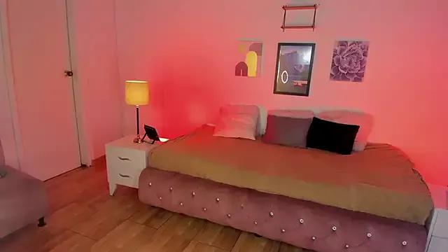 Violeta_dss from StripChat is Freechat