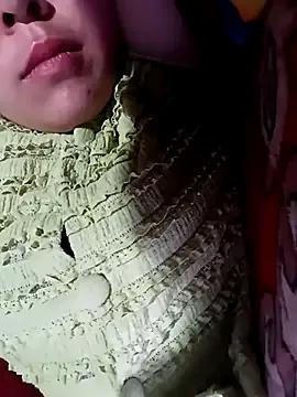vivi_cute from StripChat is Freechat