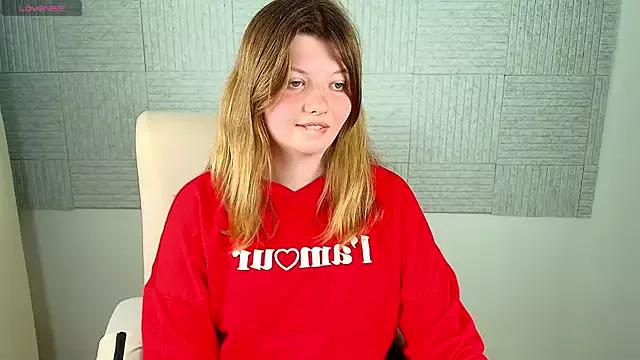Vivian_cutie from StripChat is Freechat