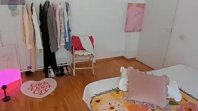 VivianneLis from StripChat is Freechat