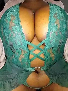 Photos of wamie12 from StripChat is Freechat