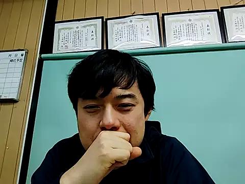 whitebriefboy from StripChat is Freechat