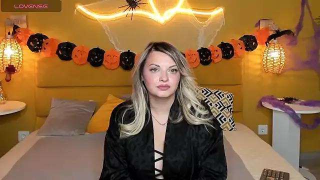 WilmaSanders from StripChat is Freechat