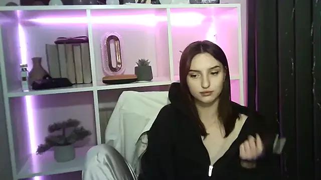 X_Alisa from StripChat is Freechat