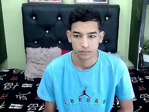 x_oliver_x from StripChat is Freechat