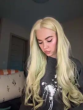 xDinnax from StripChat is Freechat