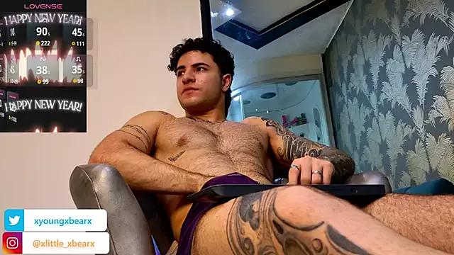 xlittle_xbearx from StripChat is Freechat
