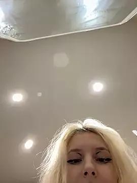 XMelissaX from StripChat is Freechat