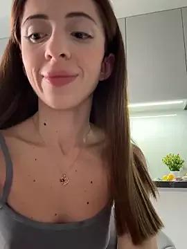 Photos of Yesmoree from StripChat is Freechat