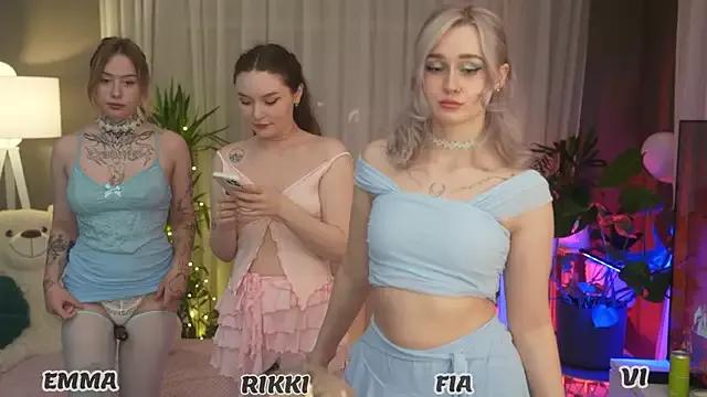 Teen sex cams free adult cams: check-out the satisfaction of conversing and c2c with our stunning models, who will teach you all about seduction and dreams with their smoking hot shapes.