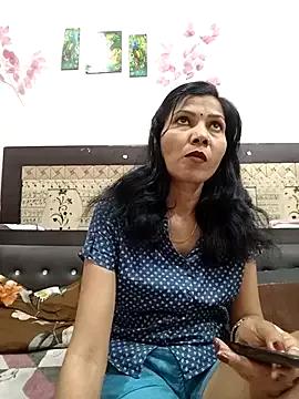 Yourhotsweetgirl from StripChat is Freechat