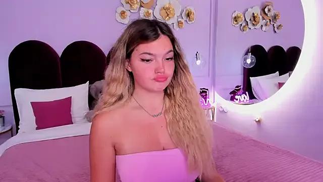 ZaraBloom from StripChat is Freechat