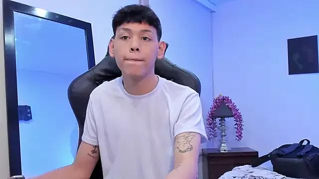 zeus_blaze from StripChat is Freechat