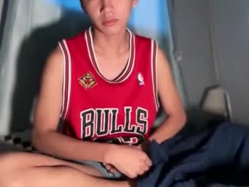 camwithethan on Chaturbate