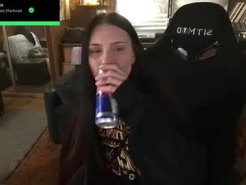 incognitoqueen — hoodie comes off !!! <3 take us private for more spicy action [559 tokens remaining]