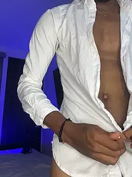 AaronCruz_ on StripChat