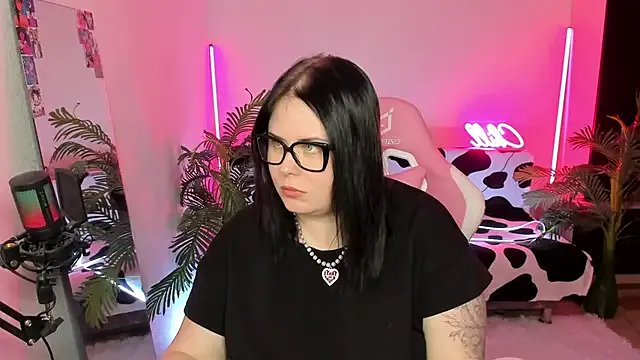 Akemi_BBW on StripChat