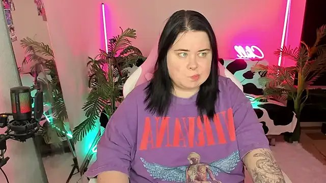 Akemi_BBW on StripChat