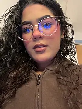 CaroBeach on StripChat