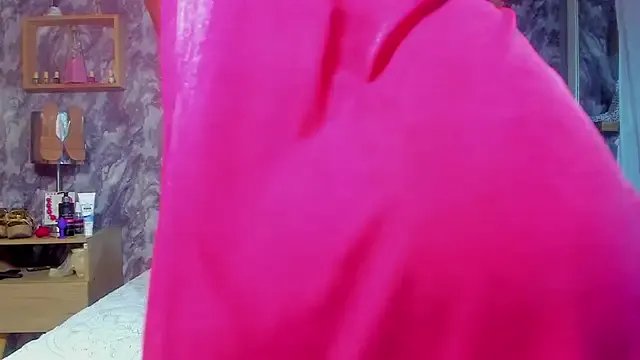 EMMAPARISS on StripChat