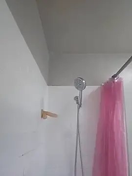 honeeyyy_pot on StripChat