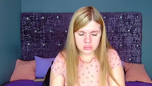 NoraBigAss on StripChat