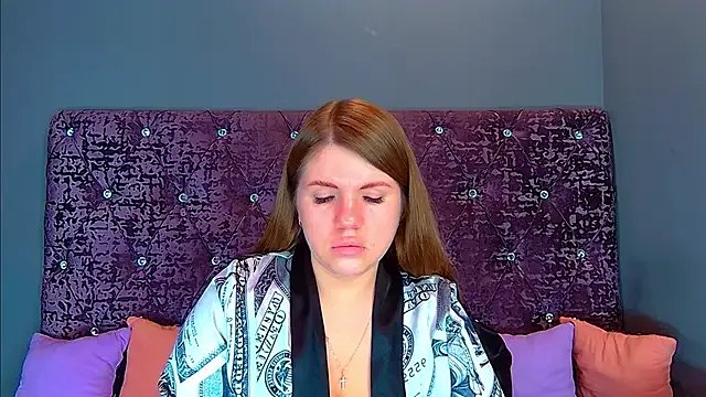 NoraBigAss on StripChat