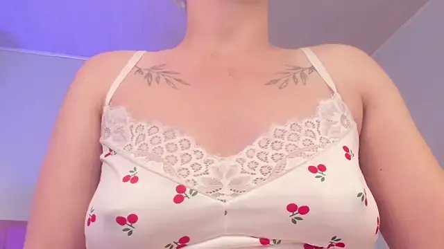 ScarletGV — slapping my pussy whit my dildo