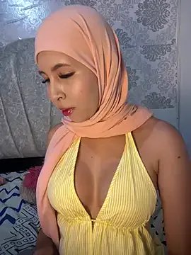 Shann_95 — show tits + blow job