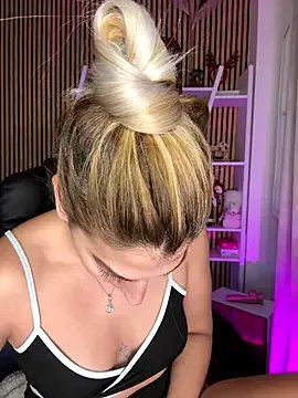 sofiah_ on StripChat